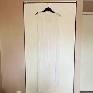 Sleeveless White V-Neck Layered Midi Dress